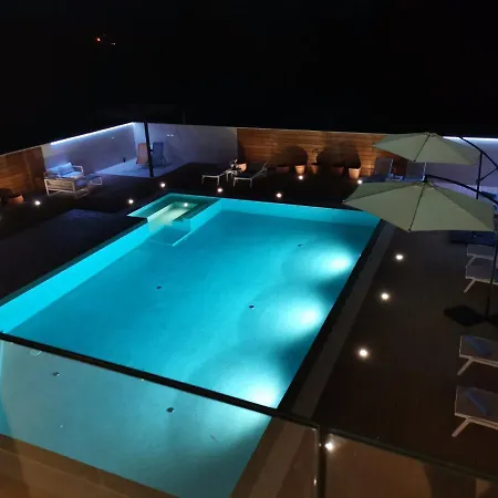 Pasis 4*