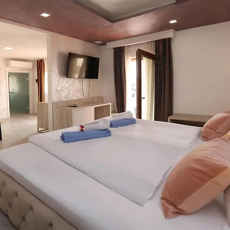 ゲストハウス Pasis ロヴィニ