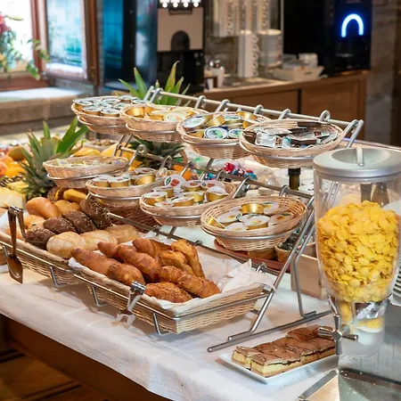 Pasis Konukevi Rovinj